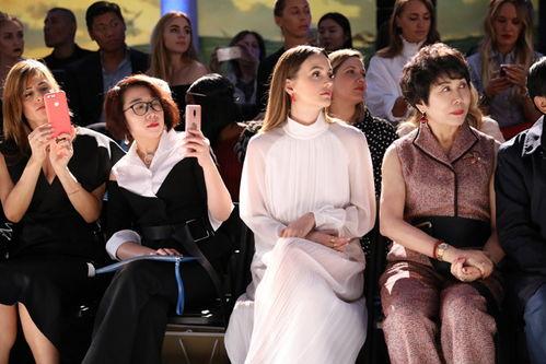 看女人b图片,看女人B图片中的时尚与魅力